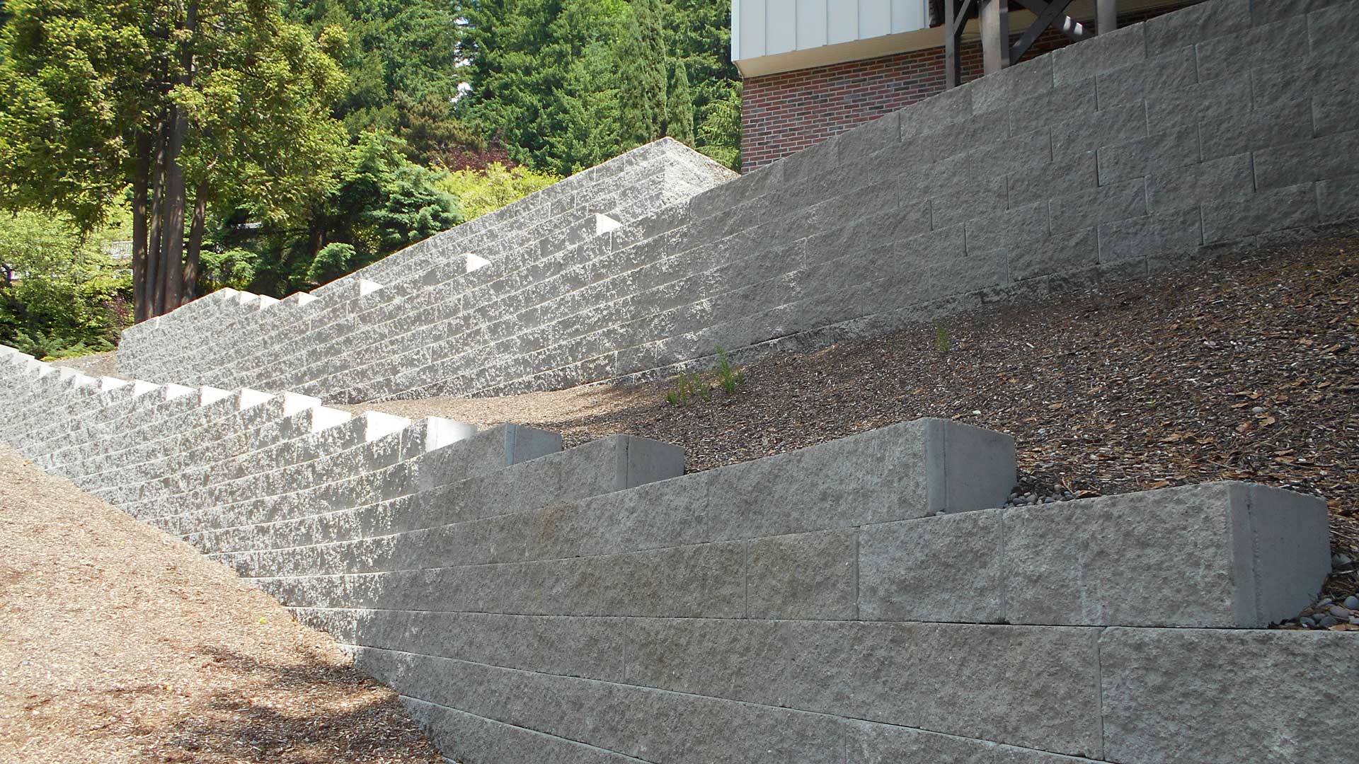 cement block retaining wall