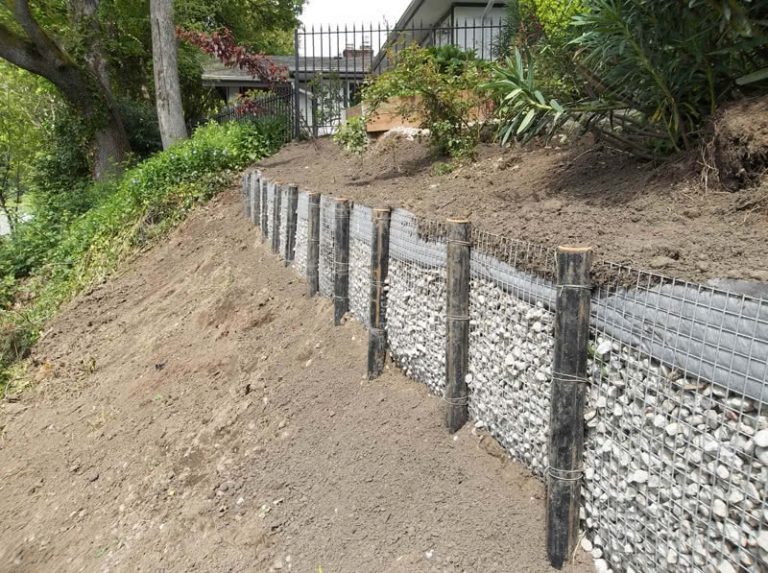 Pin-Pile-Walls-01 - The Wall